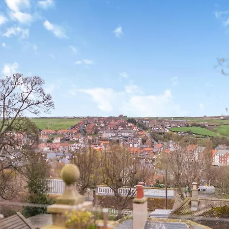 Airy Hill Manor - The Penthouse 度假居