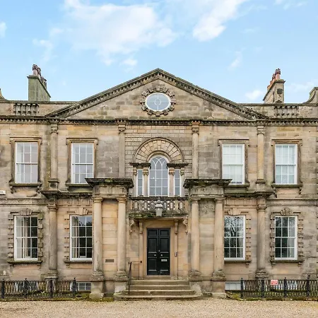 Airy Hill Manor - The Penthouse * 惠特比