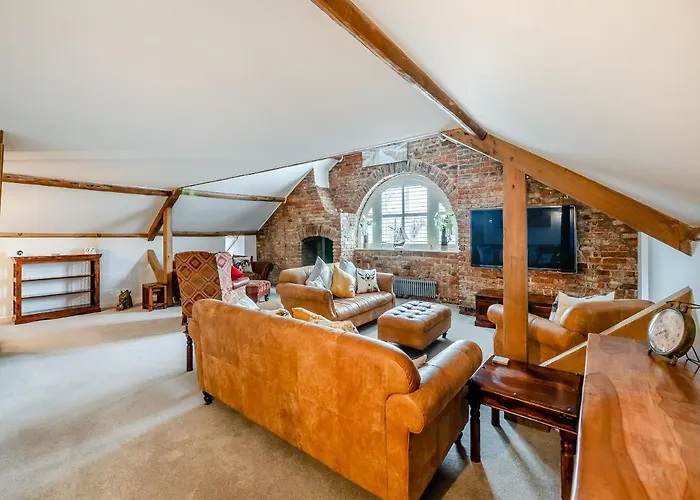 Holiday home Airy Hill Manor - The Penthouse