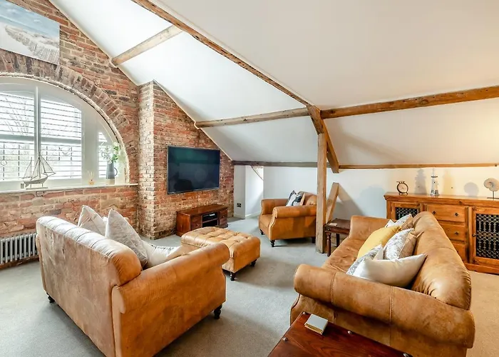 Airy Hill Manor - The Penthouse Holiday home Whitby