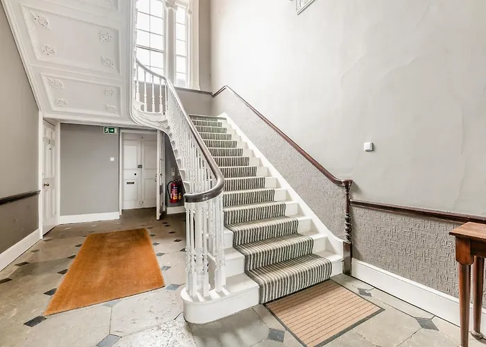 Airy Hill Manor - The Penthouse