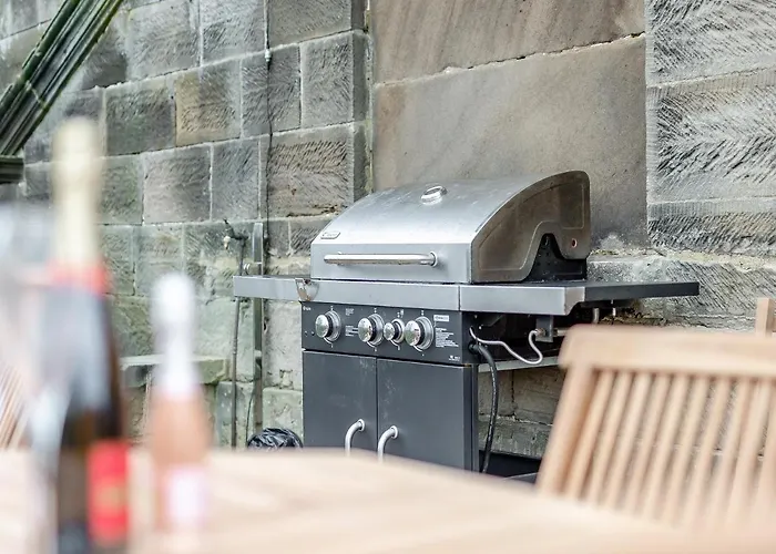 Airy Hill Manor - The Penthouse