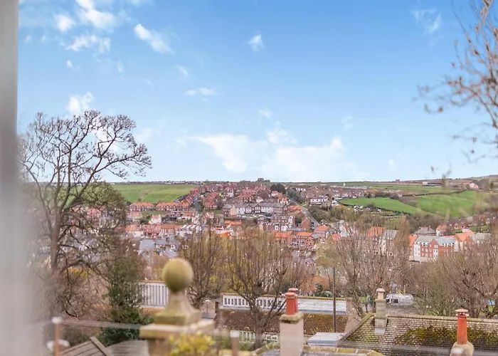 Airy Hill Manor - The Penthouse Holiday home