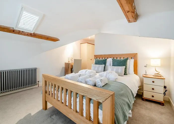 Airy Hill Manor - The Penthouse Whitby