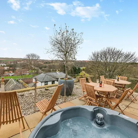 Feriehus Airy Hill Manor - The Penthouse Whitby