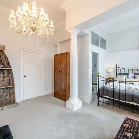 Feriehus Airy Hill Manor - The Penthouse *