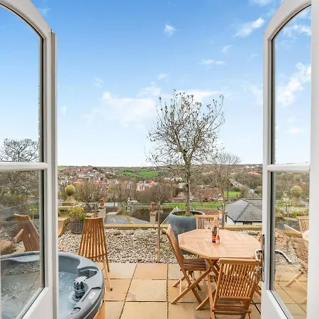 Airy Hill Manor - The Penthouse