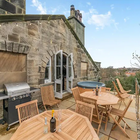 Airy Hill Manor - The Penthouse * Whitby