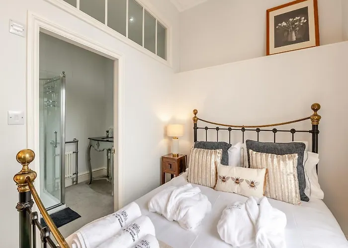 Airy Hill Manor - The Penthouse *