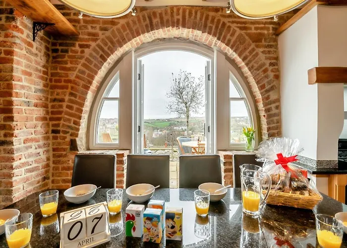 Airy Hill Manor - The Penthouse Holiday home Whitby