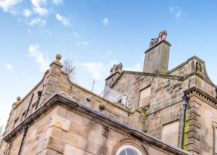 Airy Hill Manor - The Penthouse *