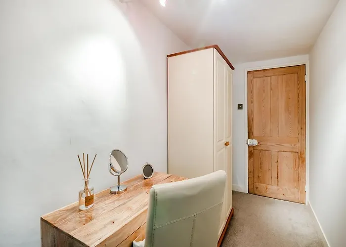 Holiday home Airy Hill Manor - The Penthouse *